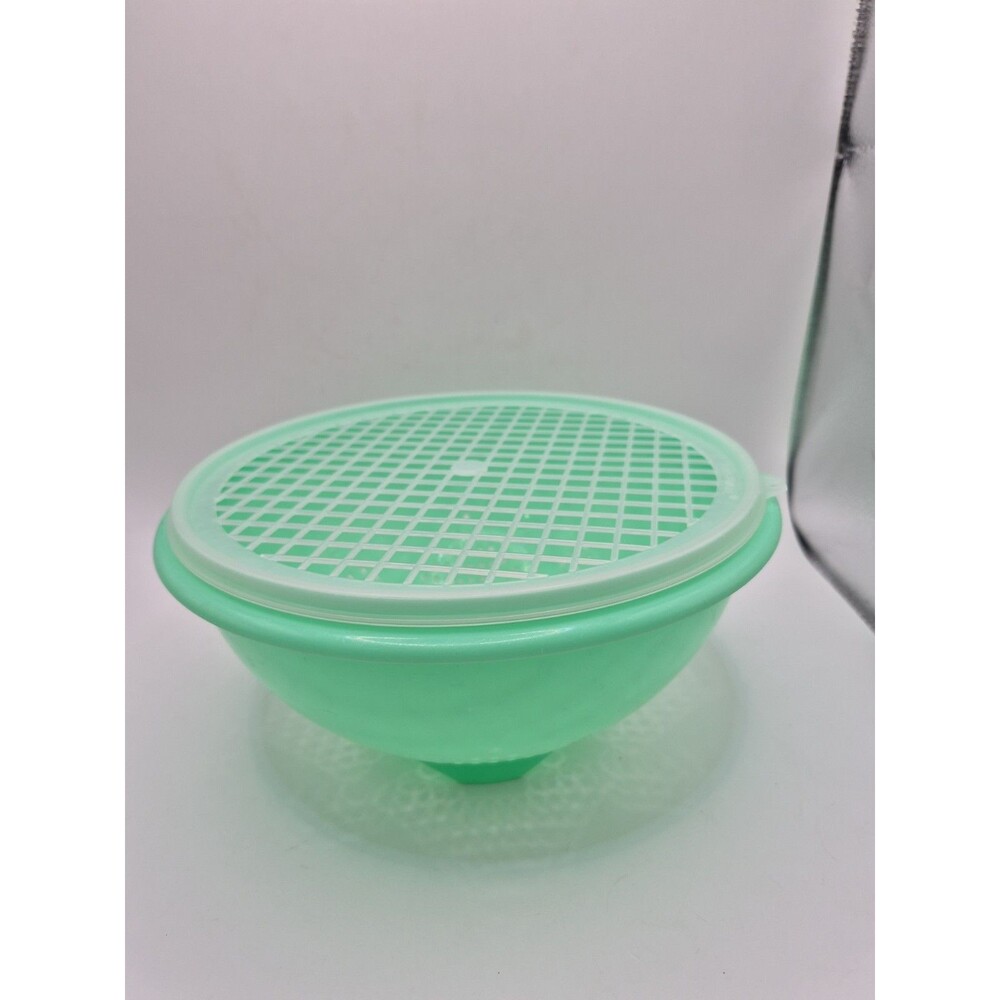 Tupperware Jadeite Green Colander Strainer Bowl #339 & Strainer Lid #516